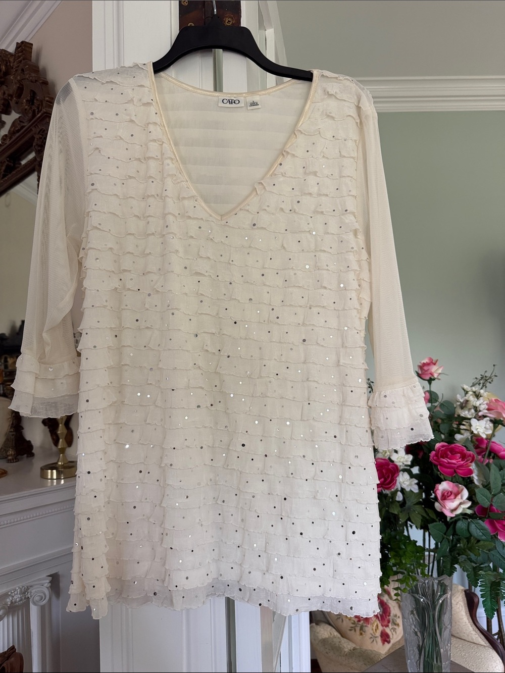 Cato Cream Ruffle Sequin V-Neck Tunic. Size Large